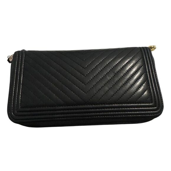 Chanel Black and Gold Quilted Clutch - Picture 4 of 12